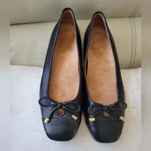 Vionic Leather Ballet Flats